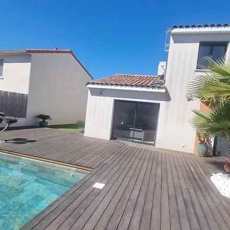 With Swimming Pool 150m2 Cournonsec